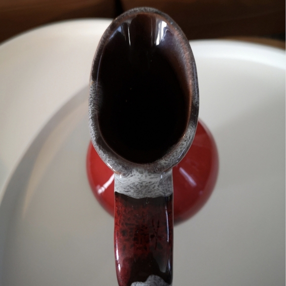 Authentic Mid-Century Modern 1970s pottery pitcher vase by Canadiana Pottery - Picture 10 of 13